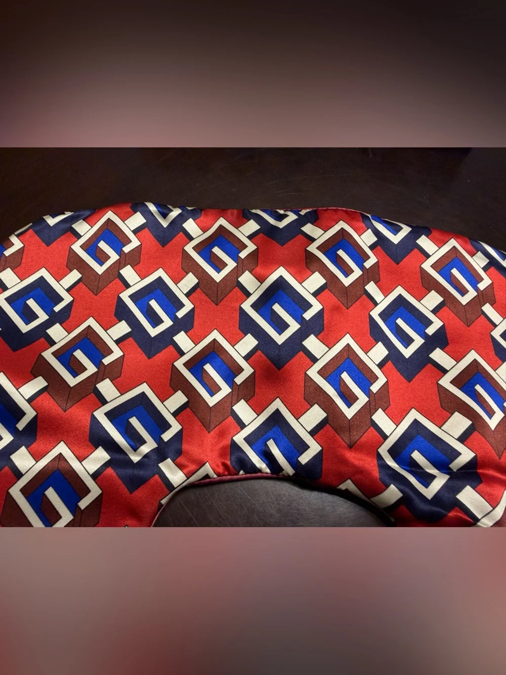 New Gucci Geometric G Logo Neck Pillow Travel Accessories Red Blue